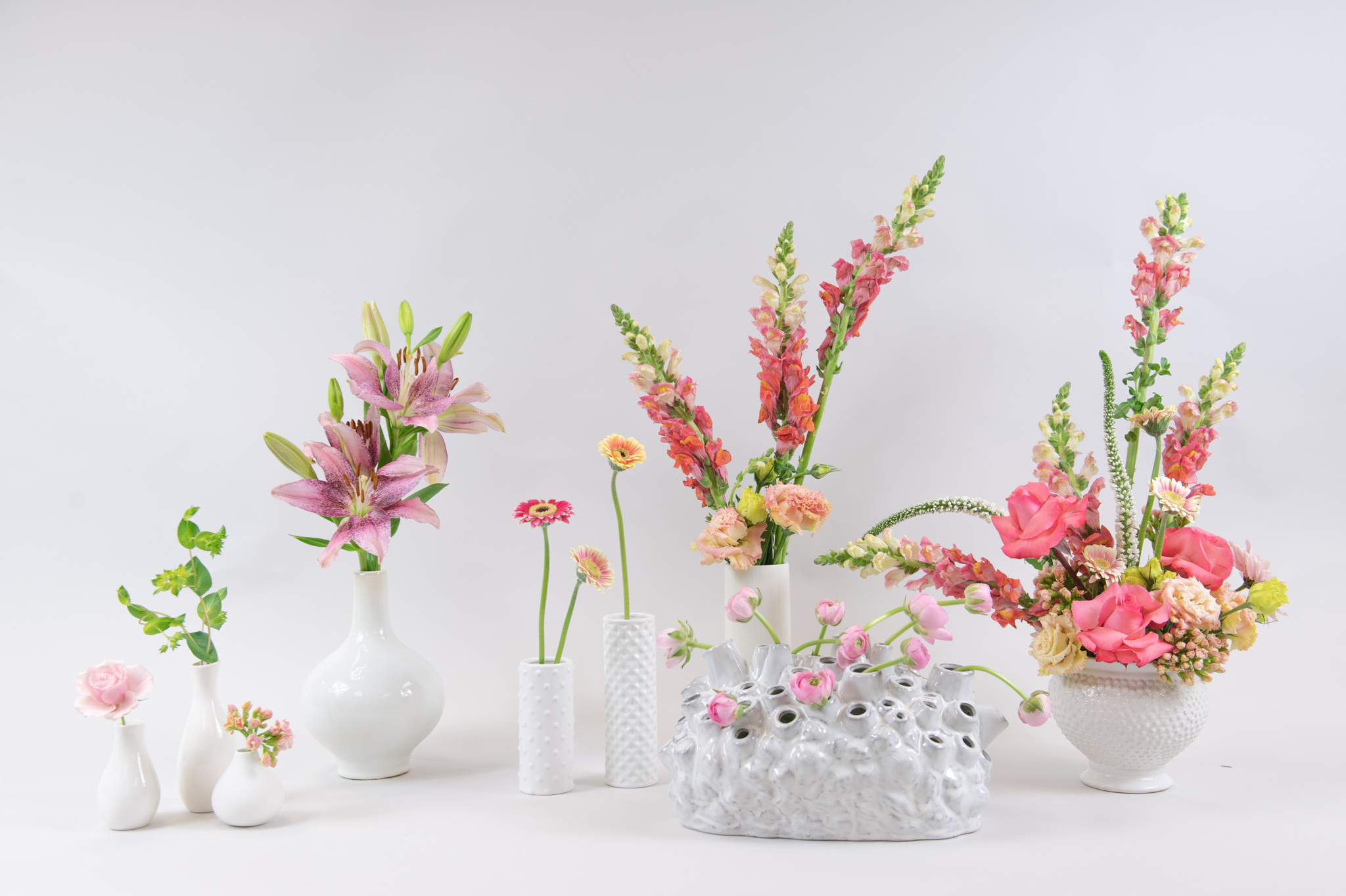 Create Gorgeous Decor This Galentine’s Day Using Fresh Cut Flowers